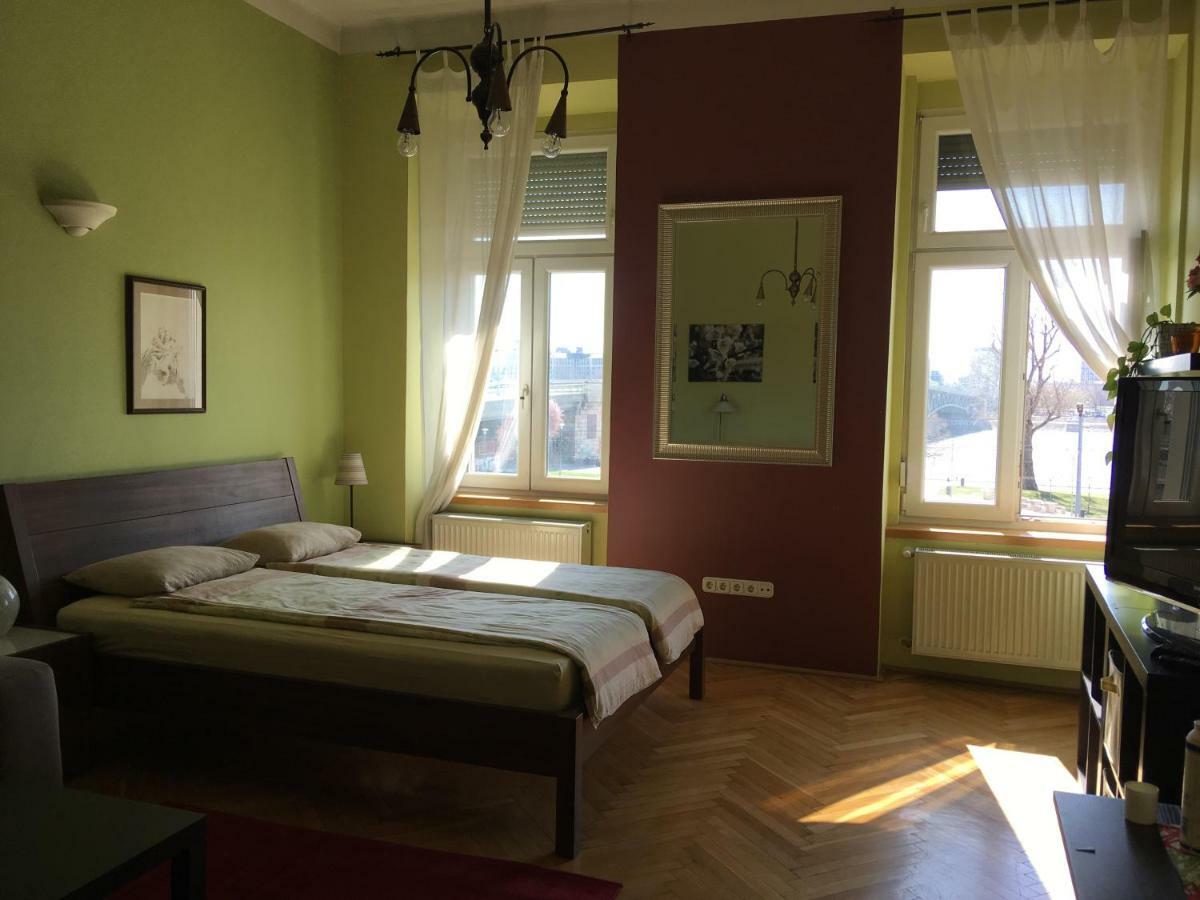 Studio Along The Danube — Photos 3